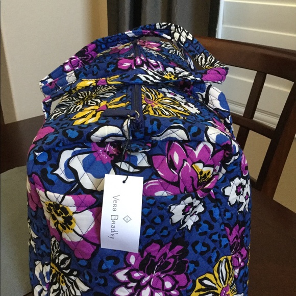 NWT VERA BRADLEY LARGE DUFFEL - Picture 2 of 4